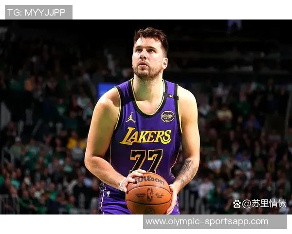 东契奇惊叹詹姆斯投篮表现仅失两球称其太疯狂了 东契奇惊叹詹姆斯投篮表现仅失两球称其太疯狂了