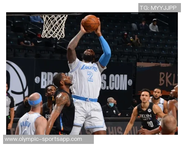 篮网主帅费尔南德斯因病缺席对雄鹿比赛球队面临挑战