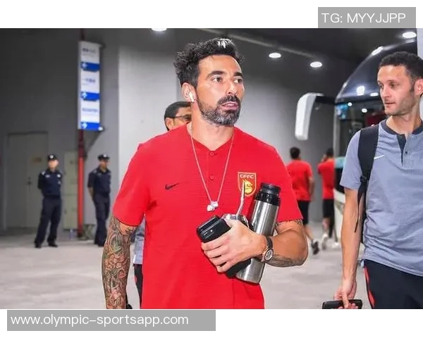 伊布与维拉蒂圣诞假期合影手表总价值超200万美元引关注